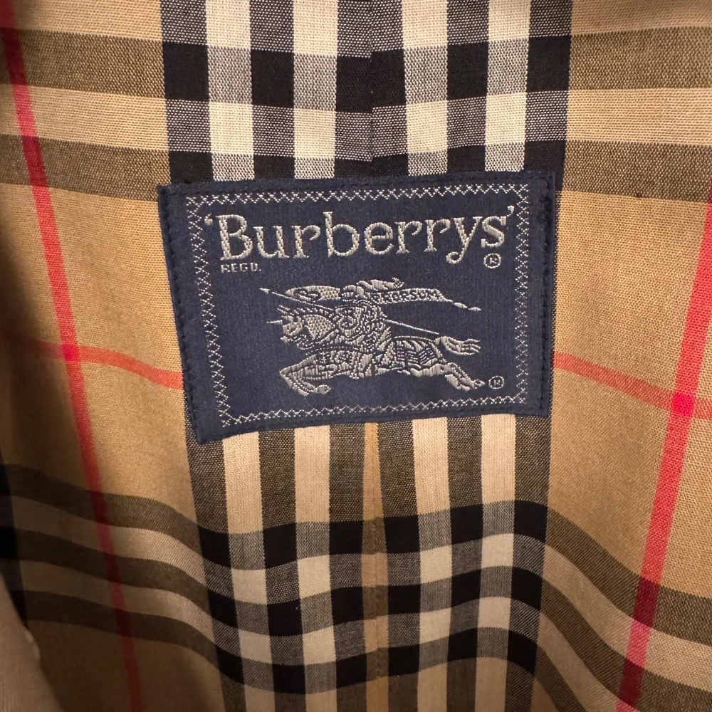 Burberry's Authentic Vintage Trench Coat - Picture 2 of 6